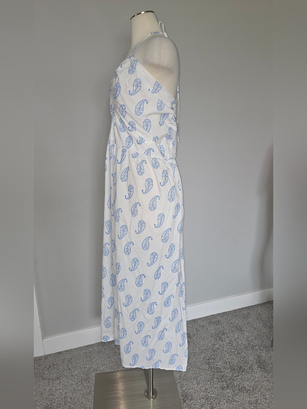 Universal Thread White Maxi Halter Dress with Blue Paisley Plus Size 4X - Picture 8 of 16